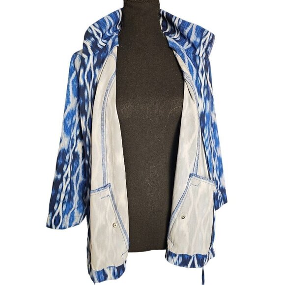 Zenergy by Chico's Lightweight Blue & White Front Zip Stretchable Windbreaker 16 - Picture 7 of 10